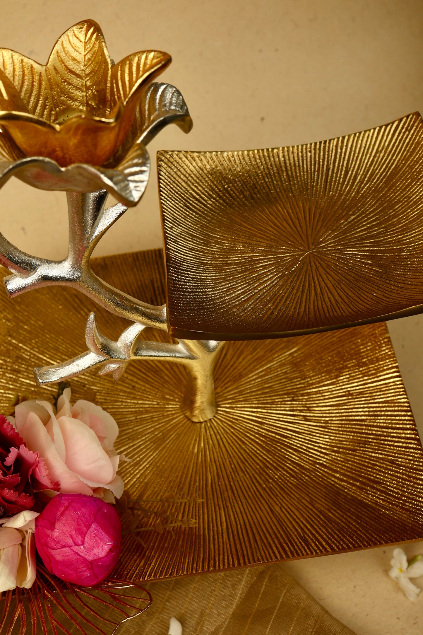 Lily Two Tier Dessert Stand