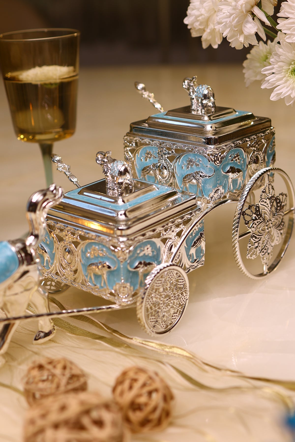 Turanga - Enamel Horse Carriage Server