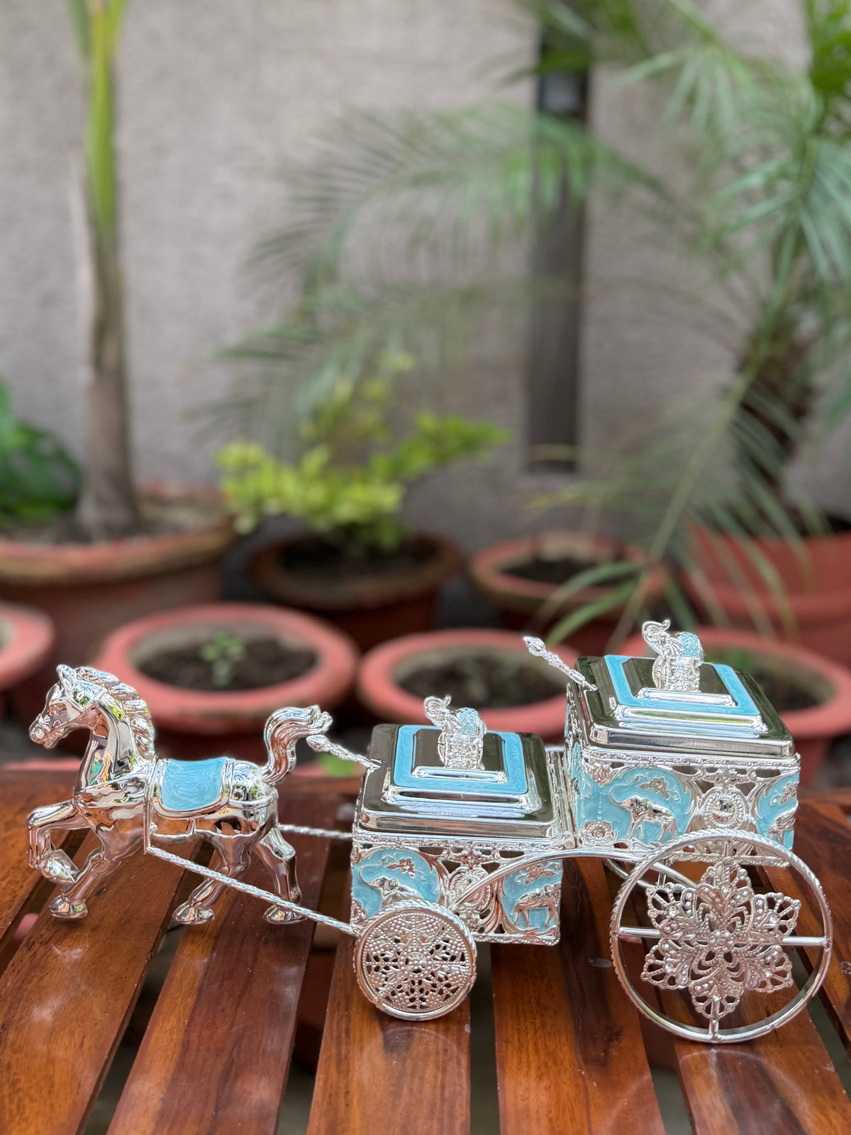 Turanga - Enamel Horse Carriage Server