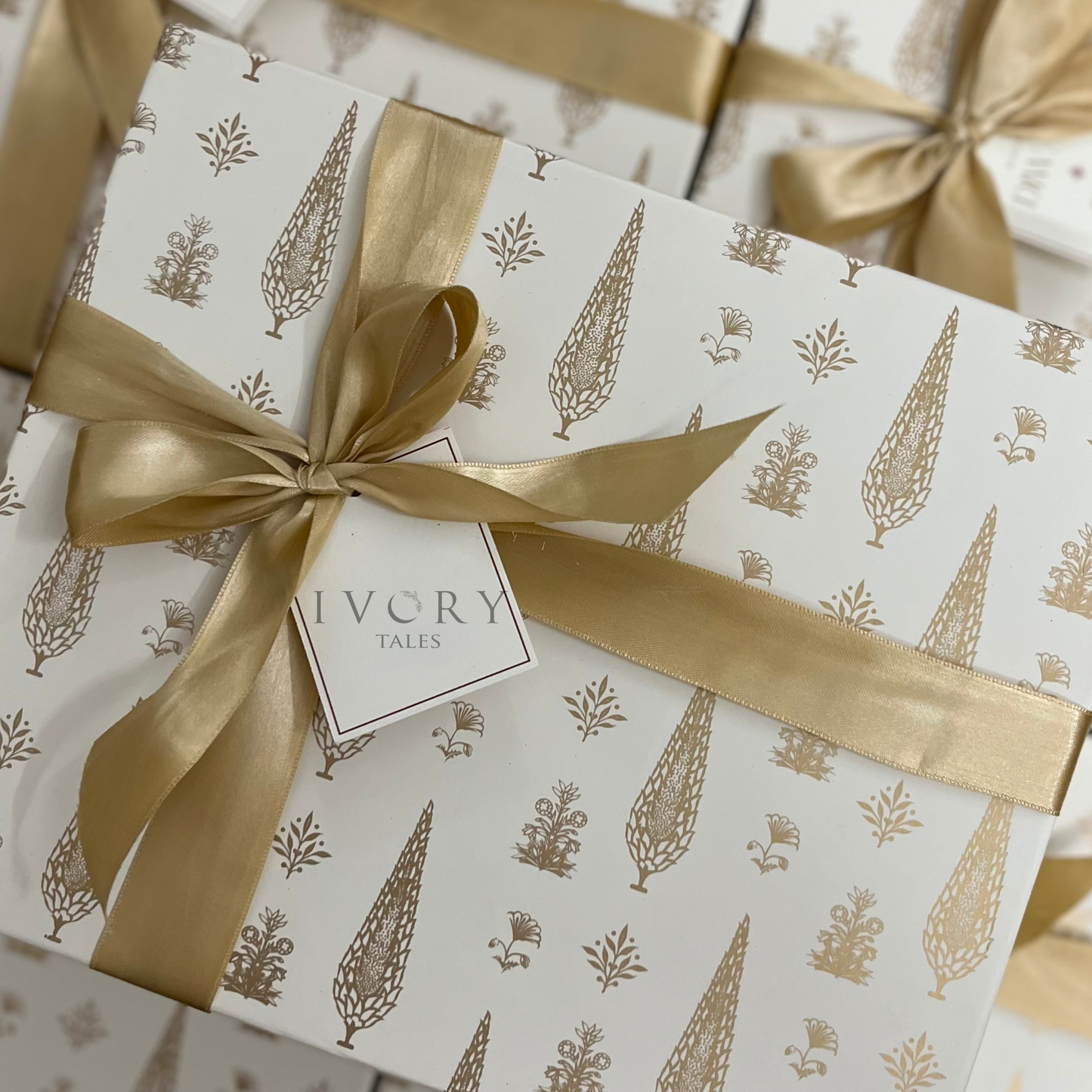 Chikankari Tableware Gift Box